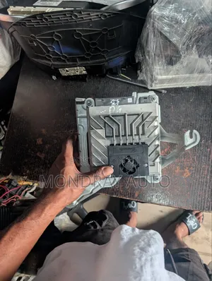 Mercedes Benz Amplifier