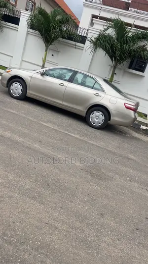 Toyota Camry LE 4dr Sedan (2.4L 4cyl 5A) 2008 Gold