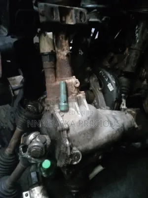 Center Axle Escalade 2010
