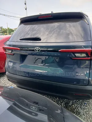 Toyota Highlander XLE AWD 2024 Blue
