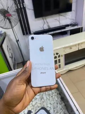 Apple iPhone 8 64 GB White