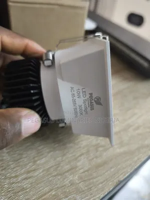 10w Square Anti Glare Spotlight
