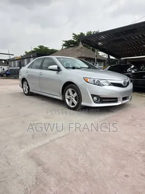 Toyota Camry SE 4dr Sedan (2.5L 4cyl 6A) 2016 Silver