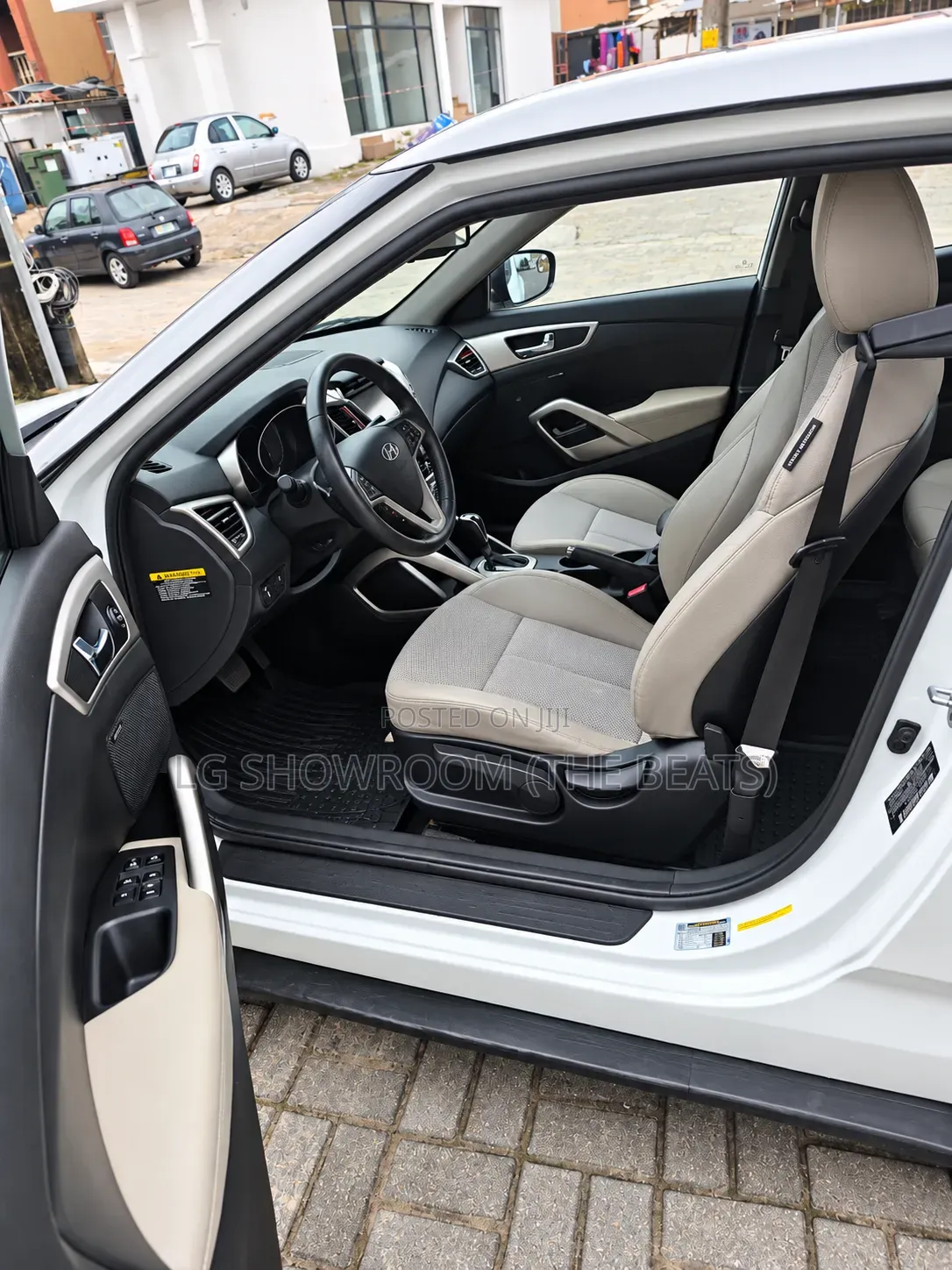 Hyundai Veloster Automatic 2012 White