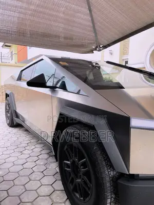 Tesla Cybertruck AWD 2024 Silver