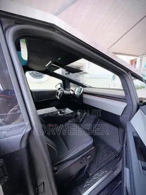 Tesla Cybertruck AWD 2024 Silver