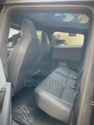 Tesla Cybertruck AWD 2024 Silver