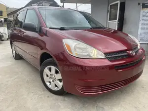 Toyota Sienna LE AWD 2005 Red