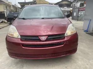 Toyota Sienna LE AWD 2005 Red