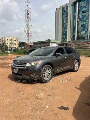 Toyota Venza LE 2012 Gray
