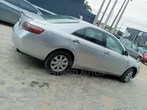 Toyota Camry XLE 4dr Sedan (2.4L 4cyl 5A) 2009 Silver