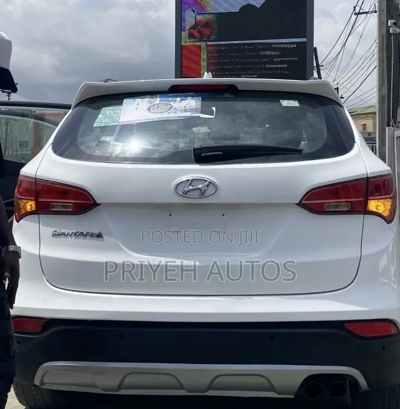 Hyundai Santa Fe 2015 White