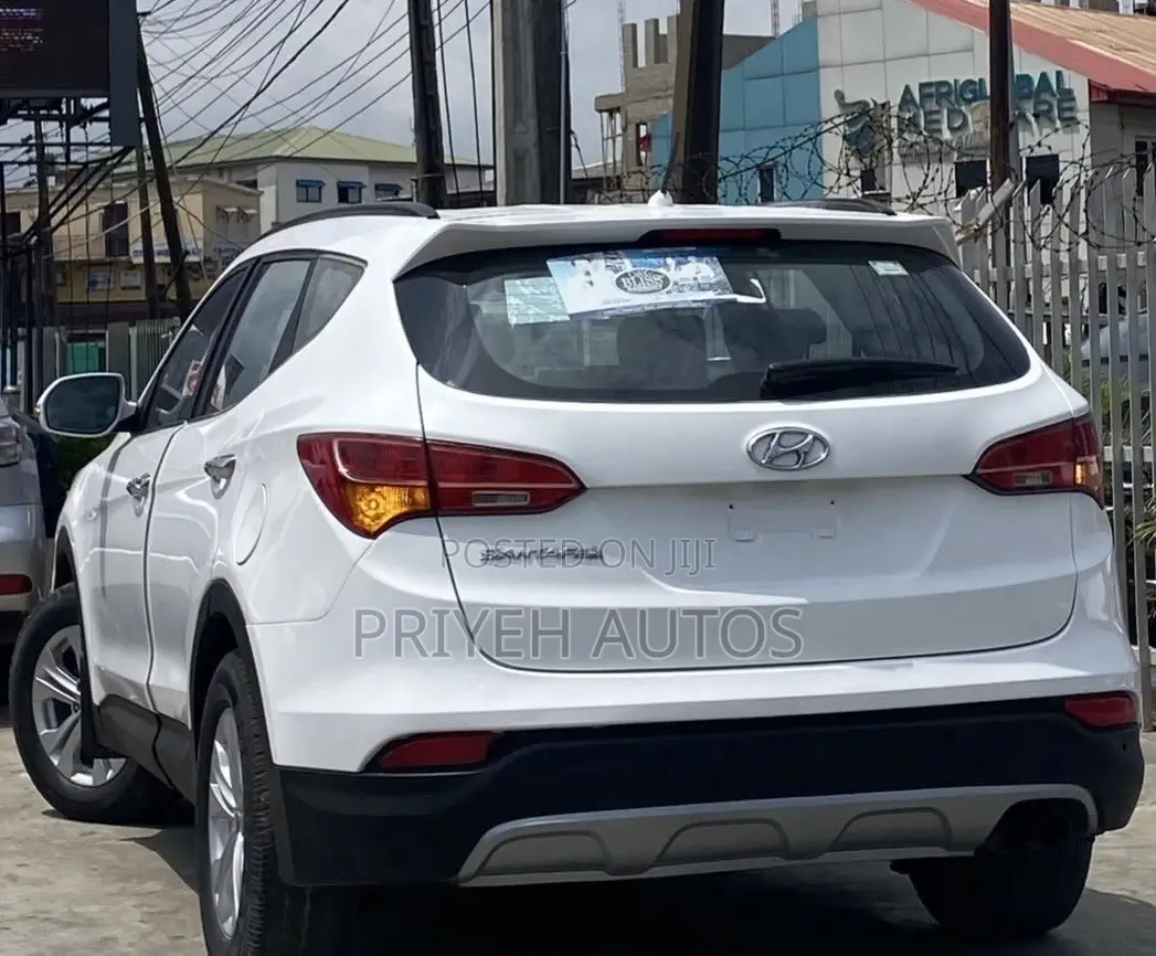 Hyundai Santa Fe 2015 White