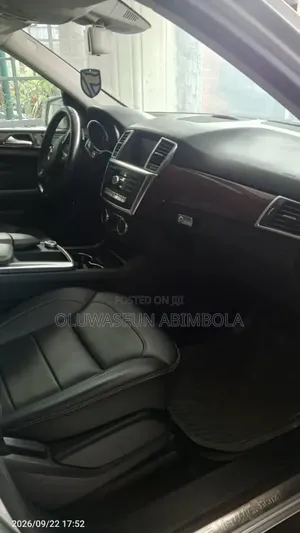 Mercedes-Benz M Class ML350 4dr SUV (3.5L 6cyl 7A) 2015