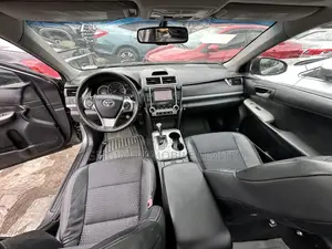 Toyota Camry SE V6 4dr Sedan (3.5L 6cyl 6A) 2013 Gray