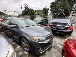 Toyota Camry SE V6 4dr Sedan (3.5L 6cyl 6A) 2013 Gray