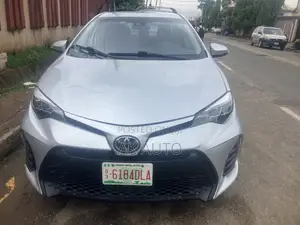 Toyota Corolla LE 4dr Sedan (1.8L 4cyl CVT) 2017 Silver