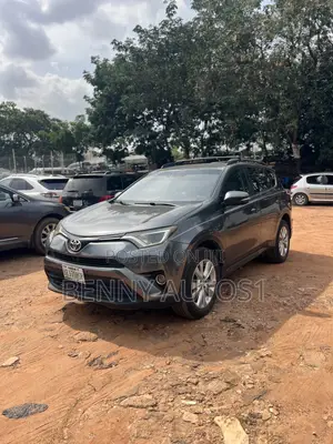 Toyota RAV4 Limited 4dr SUV (2.5L 4cyl 6A) 2014 Gray