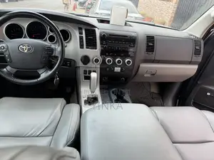 Toyota Sequoia Limited 4dr SUV 4WD (5.7L 8cyl 6A) 2008 Blue