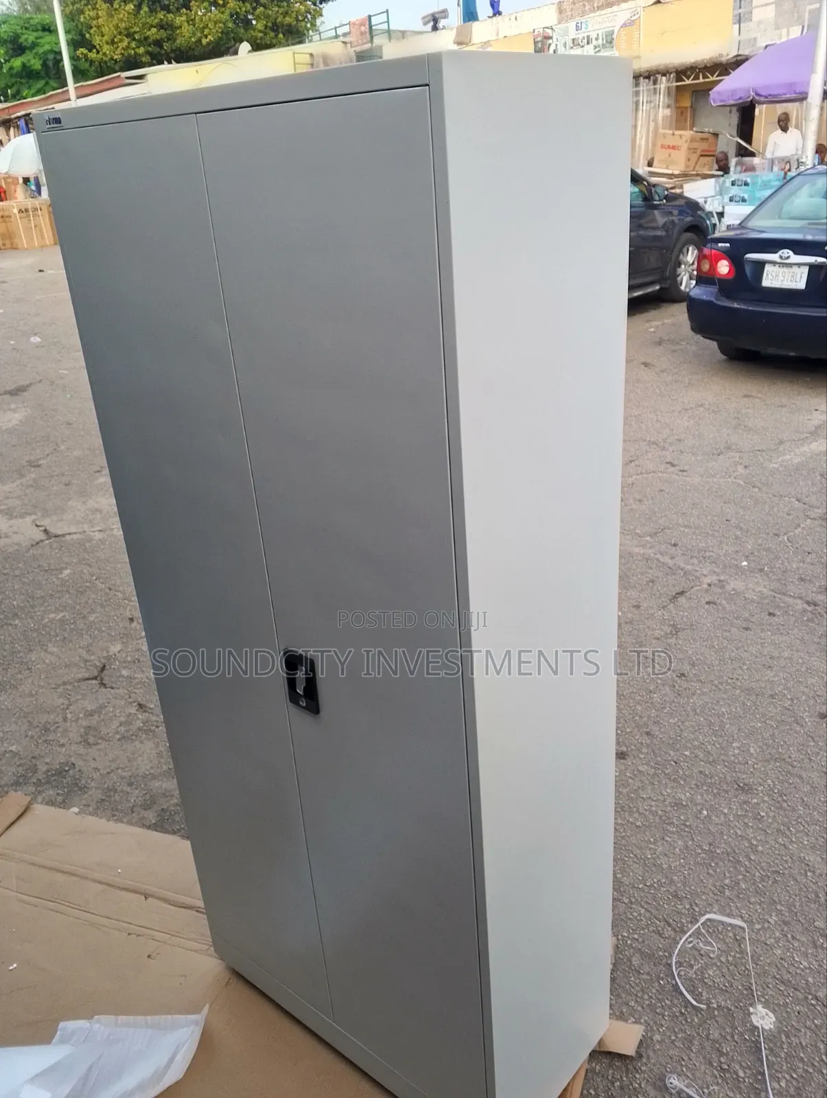 Metal Shelve Cabinet.