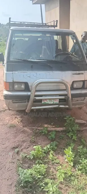 Mitsubishi L300 1995 Silver