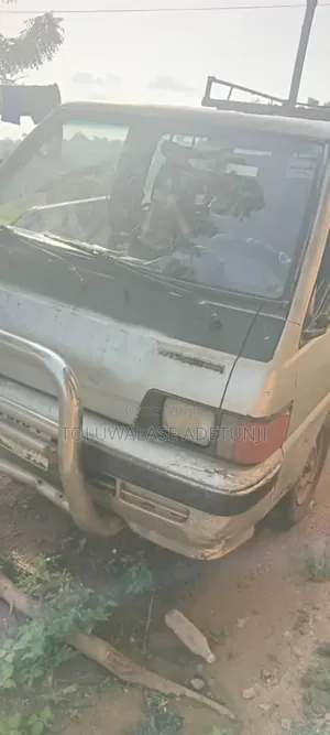 Mitsubishi L300 1995 Silver