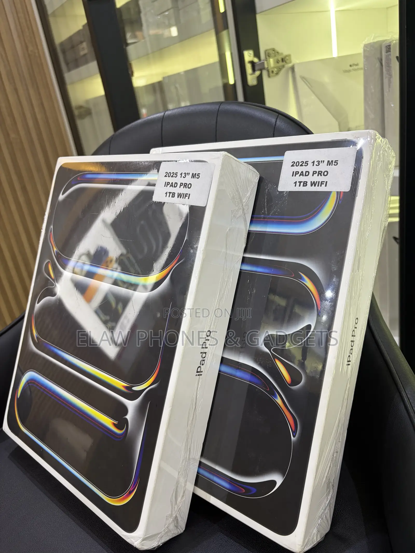 New Apple iPad Pro 13 (2025) 1 TB Black