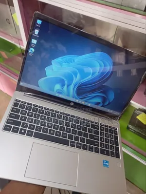 Laptop HP 250 G10 8GB Intel Core i3 SSD 256GB