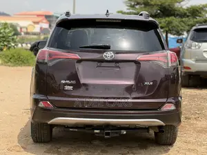 Toyota RAV4 XLE 4dr SUV AWD (2.5L 4cyl 6A) 2018 Burgundy