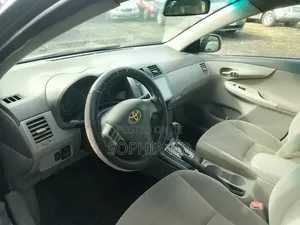 Toyota Corolla 2011 Gray