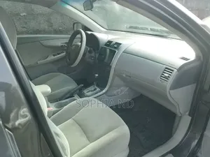 Toyota Corolla 2011 Gray