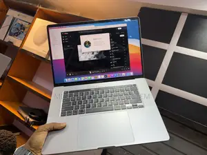 Laptop Apple MacBook Pro 2019 32GB Intel Core i9 SSD 1T