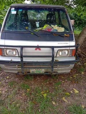 Mitsubishi L300 1997 Blue