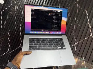 Laptop Apple MacBook Pro 2019 32GB Intel Core i9 SSD 1T