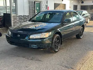 Toyota Camry 2000 Green
