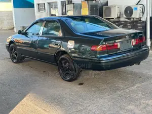 Toyota Camry 2000 Green