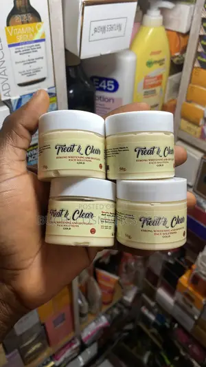 TREAT & CLEAR Strong Whitening and Spotless Face Solution Gold