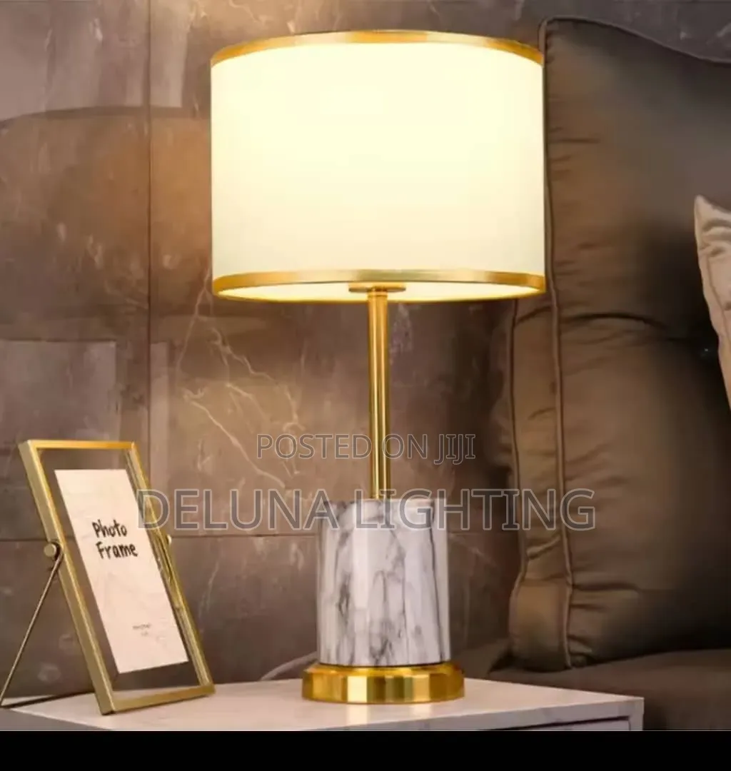 Elegant Modern Table Lamp – Stylish & Decorative Lighting