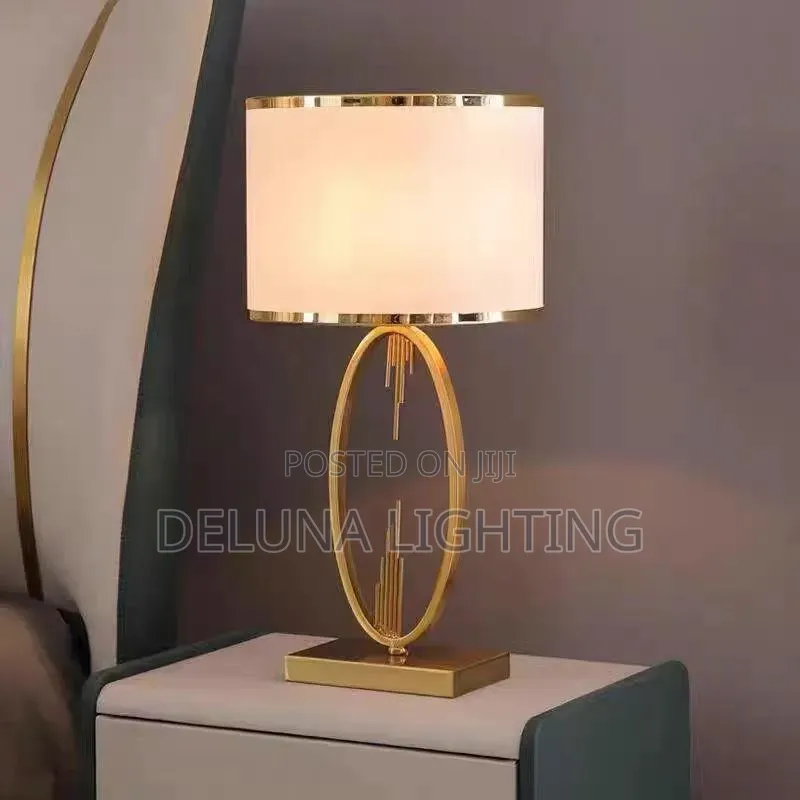 Elegant Modern Table Lamp – Stylish & Decorative Lighting
