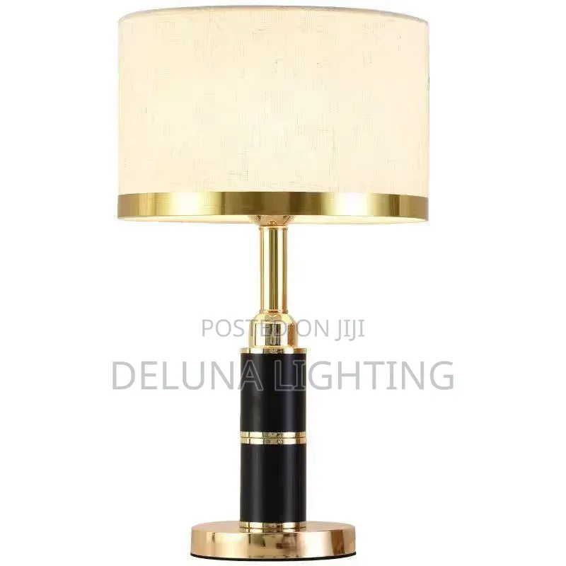 Elegant Modern Table Lamp – Stylish & Decorative Lighting