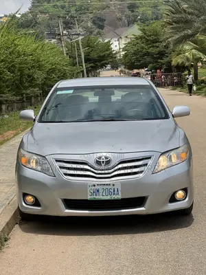 Toyota Camry 2010 Silver