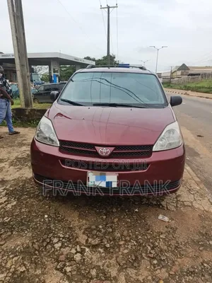 Toyota Sienna 2006 Red