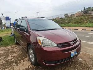 Toyota Sienna 2006 Red