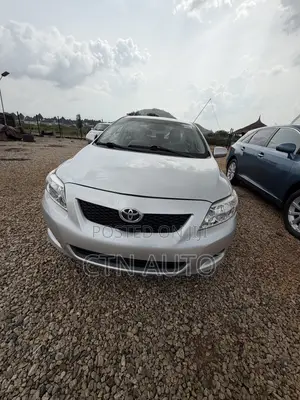 Toyota Corolla LE 4dr Sedan (1.8L 4cyl 4A) 2010 Silver
