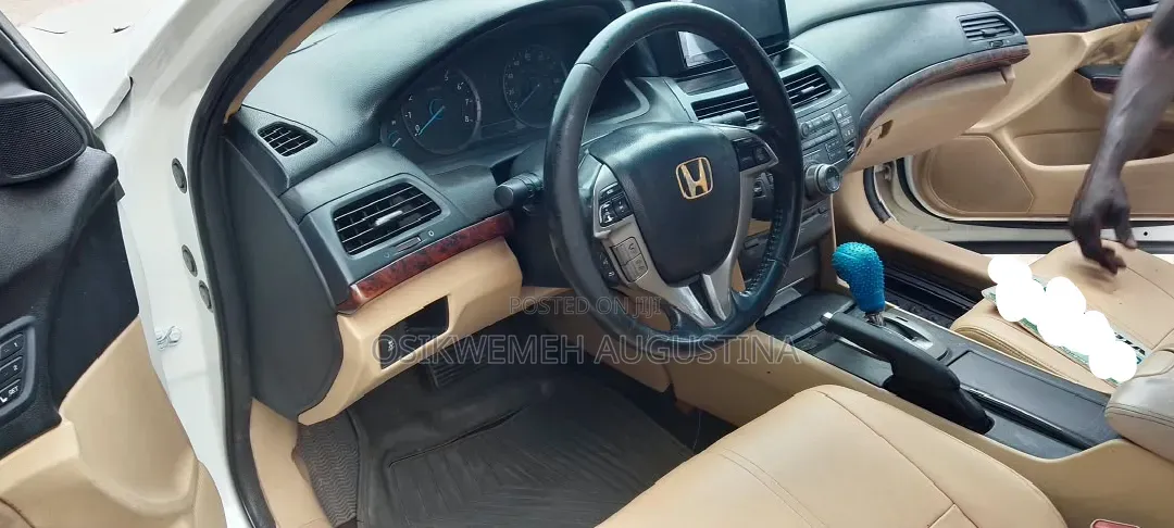Honda Crosstour 2011 White