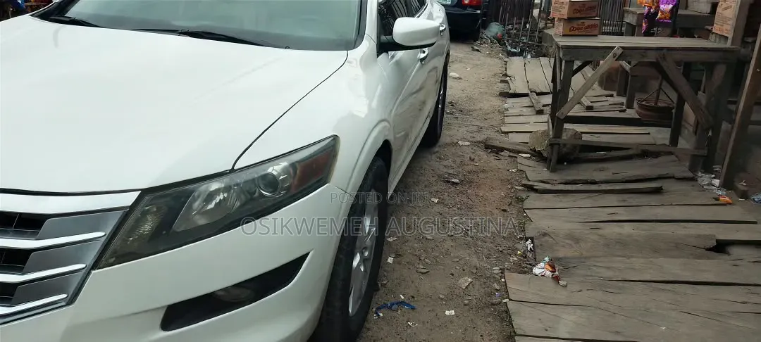 Honda Crosstour 2011 White