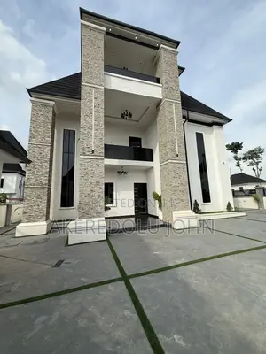 5bdrm Duplex in Dakwo District for sale