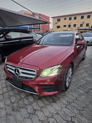 Mercedes-Benz E300 2017 Red