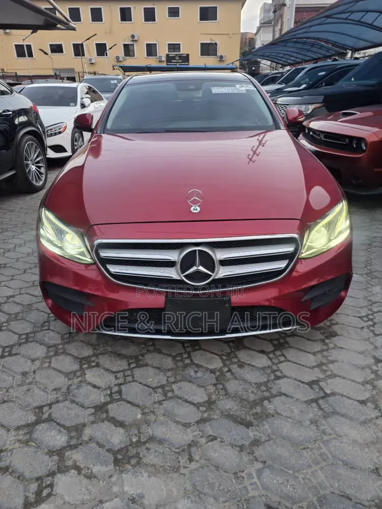 Mercedes-Benz E300 2017 Red