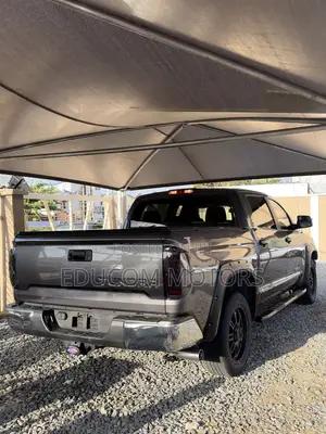 Toyota Tundra 2014 Gray